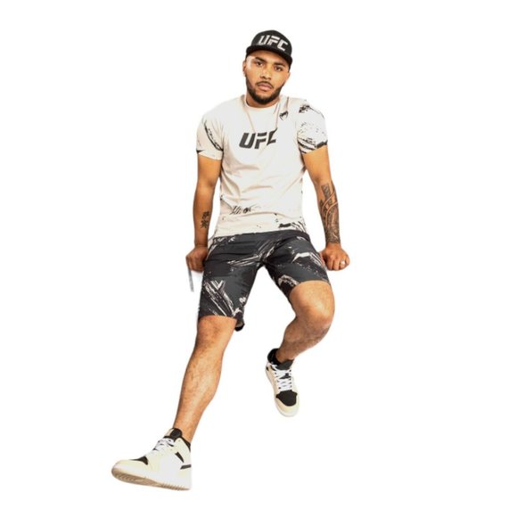 UFC Venum Authentic Fight Week 2.0 Men’s Short Sleeve T-Shirt Sand Men's - Picture 1 of 10